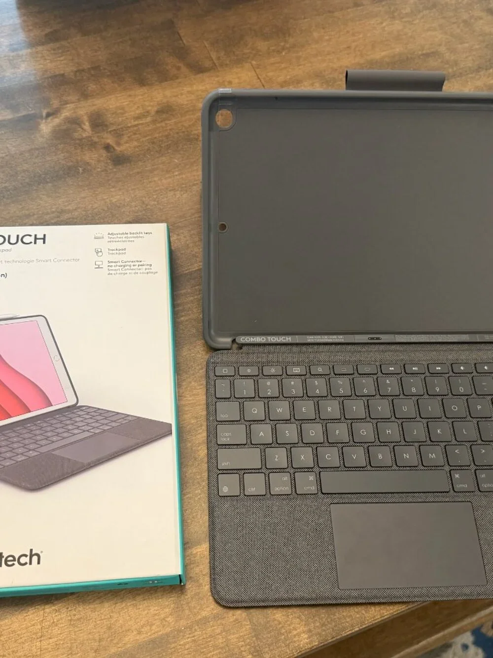 Logitech iPad Keyboard (7th and 8th Generation)